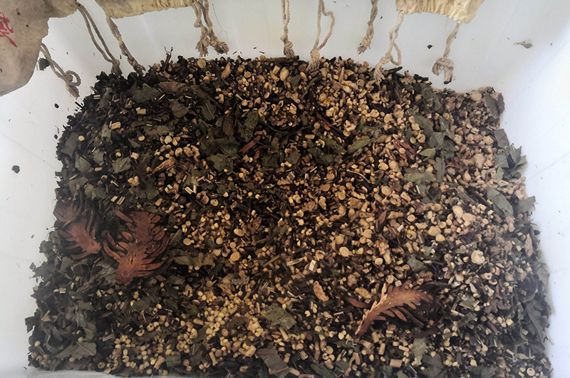  藥渣采用連續(xù)式炭化爐