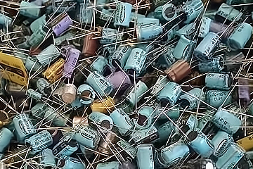 廢電容有什么作用，用用垃圾炭化爐試試就知道了！