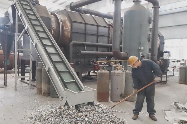 易拉罐脫漆爐：革新您的脫漆流程，河南西德機械設(shè)備