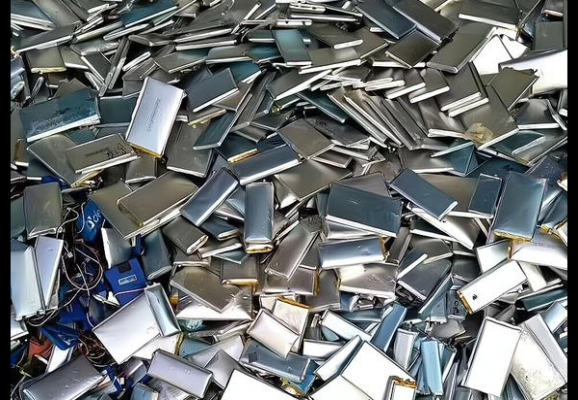 2030年廢鋰電池市場破千億  投資風(fēng)口與地區(qū)熱點解析