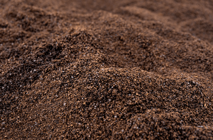 <strong>咖啡渣的“綠色利用”：連續(xù)式碳化爐的應用</strong>